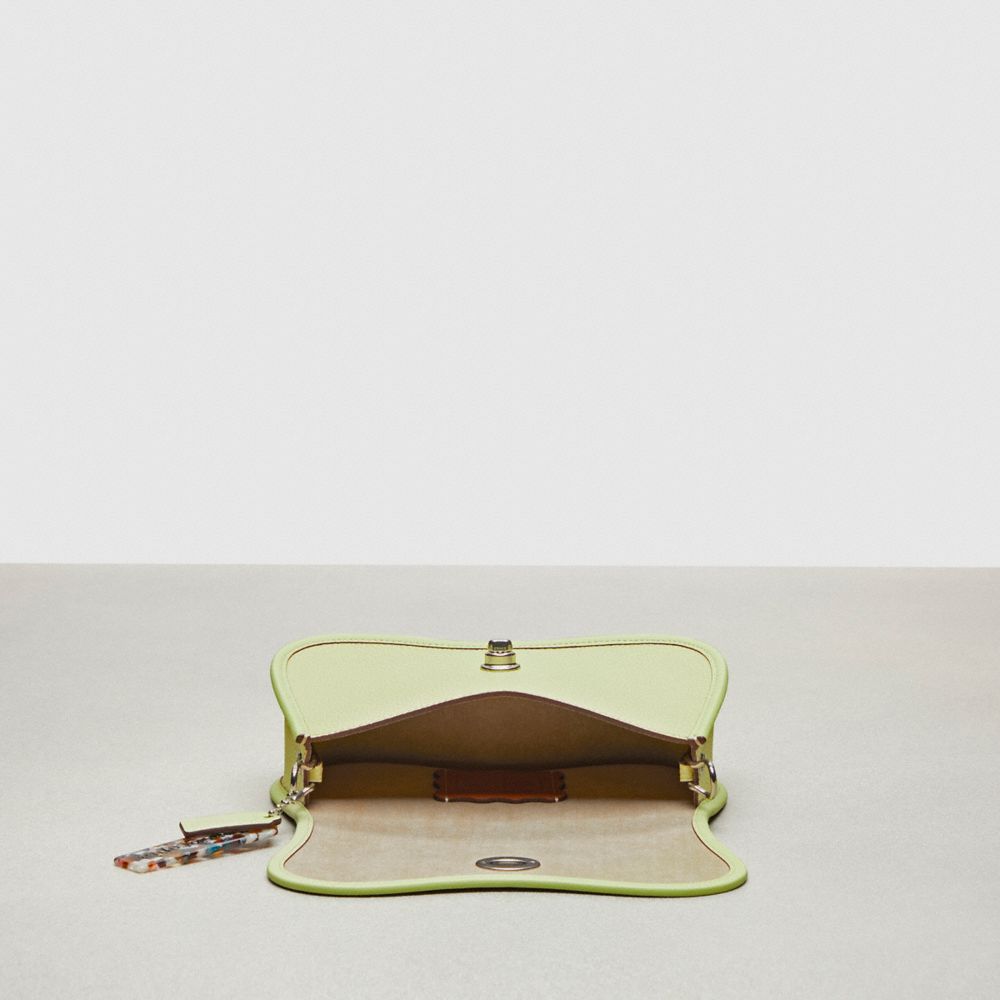 COACH®,Sac Dinky à motif ondulé en cuir Coachtopia,Cuir Coachtopia,Limette pâle,Inside View,Top View