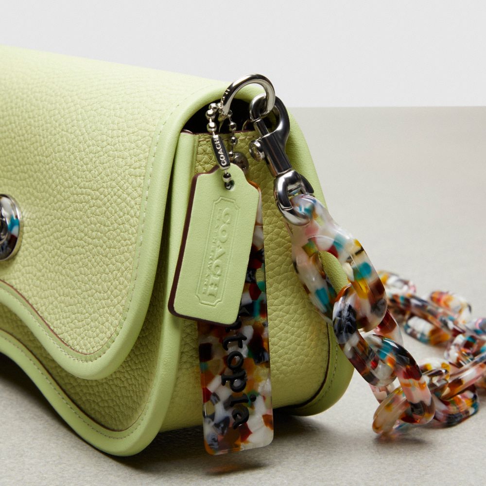 COACH®,Sac Dinky à motif ondulé en cuir Coachtopia,Cuir Coachtopia,Limette pâle,Group View