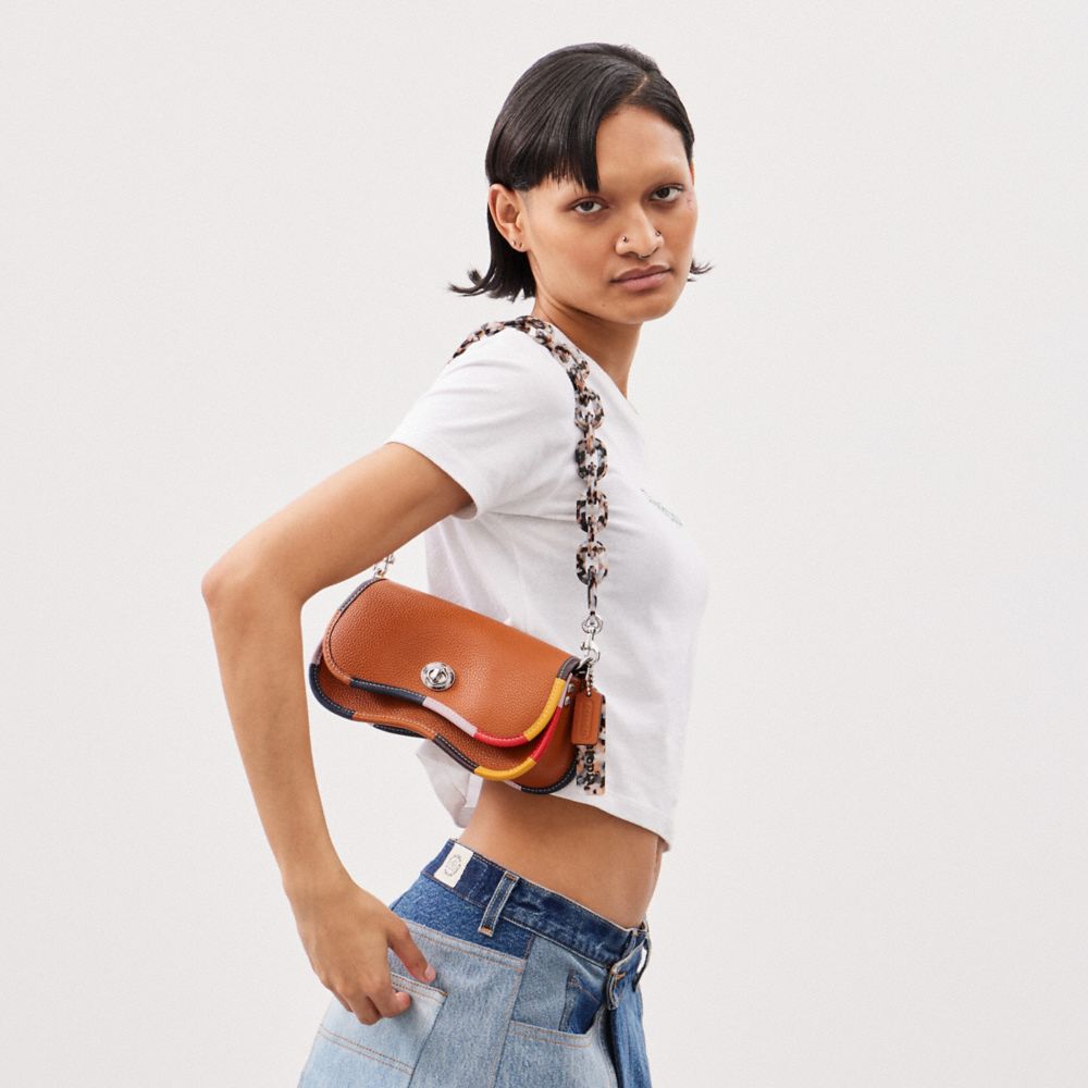 COACH®,ウェイビー ディンキー バッグ・Coachtopiaレザー・カラフル バインディング,バッグ,ﾊﾞｰﾆｯｼｭﾄﾞ ｱﾝﾊﾞｰ ﾏﾙﾁｶﾗｰ