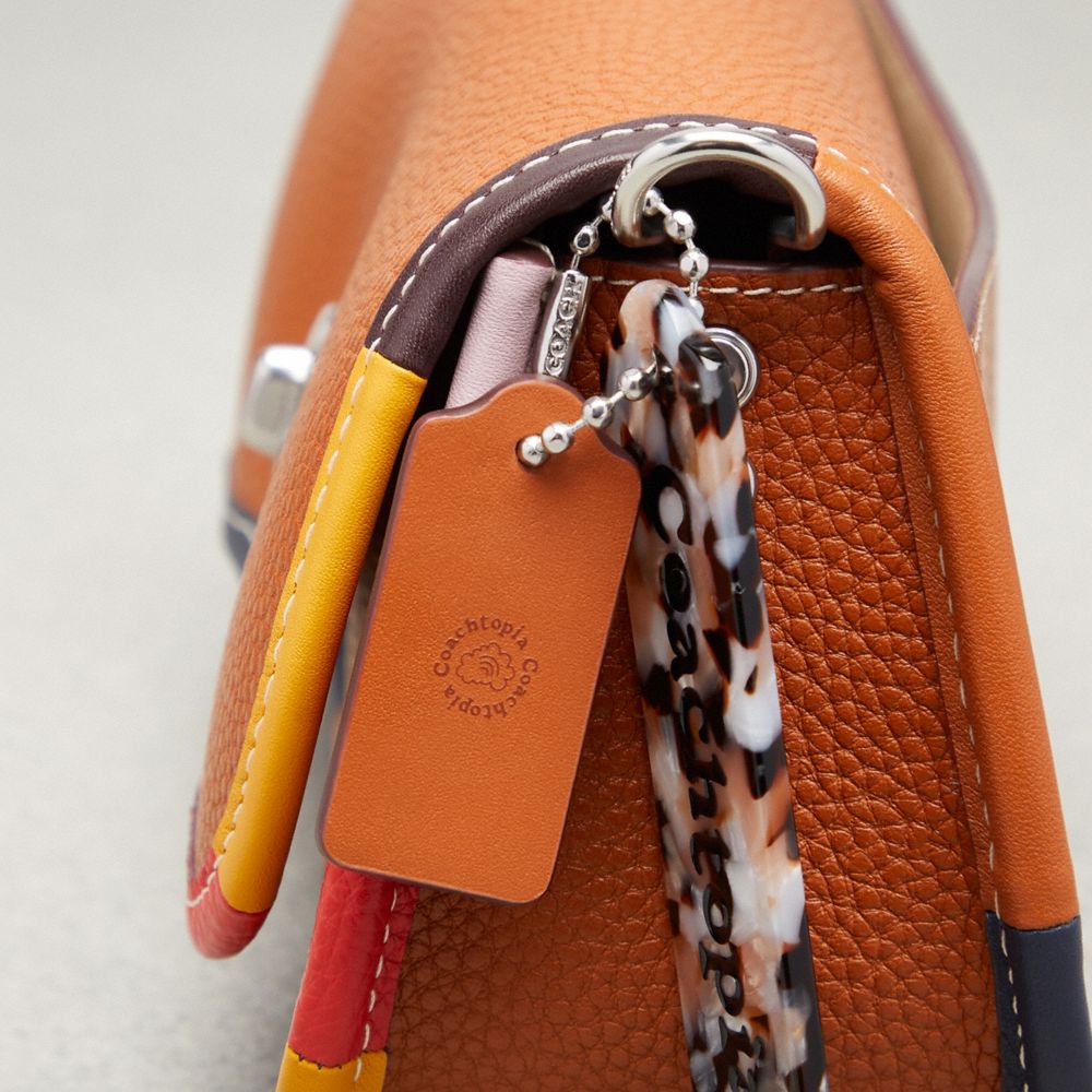 COACH®,ウェイビー ディンキー バッグ・Coachtopiaレザー・カラフル バインディング,バッグ,ﾊﾞｰﾆｯｼｭﾄﾞ ｱﾝﾊﾞｰ ﾏﾙﾁｶﾗｰ