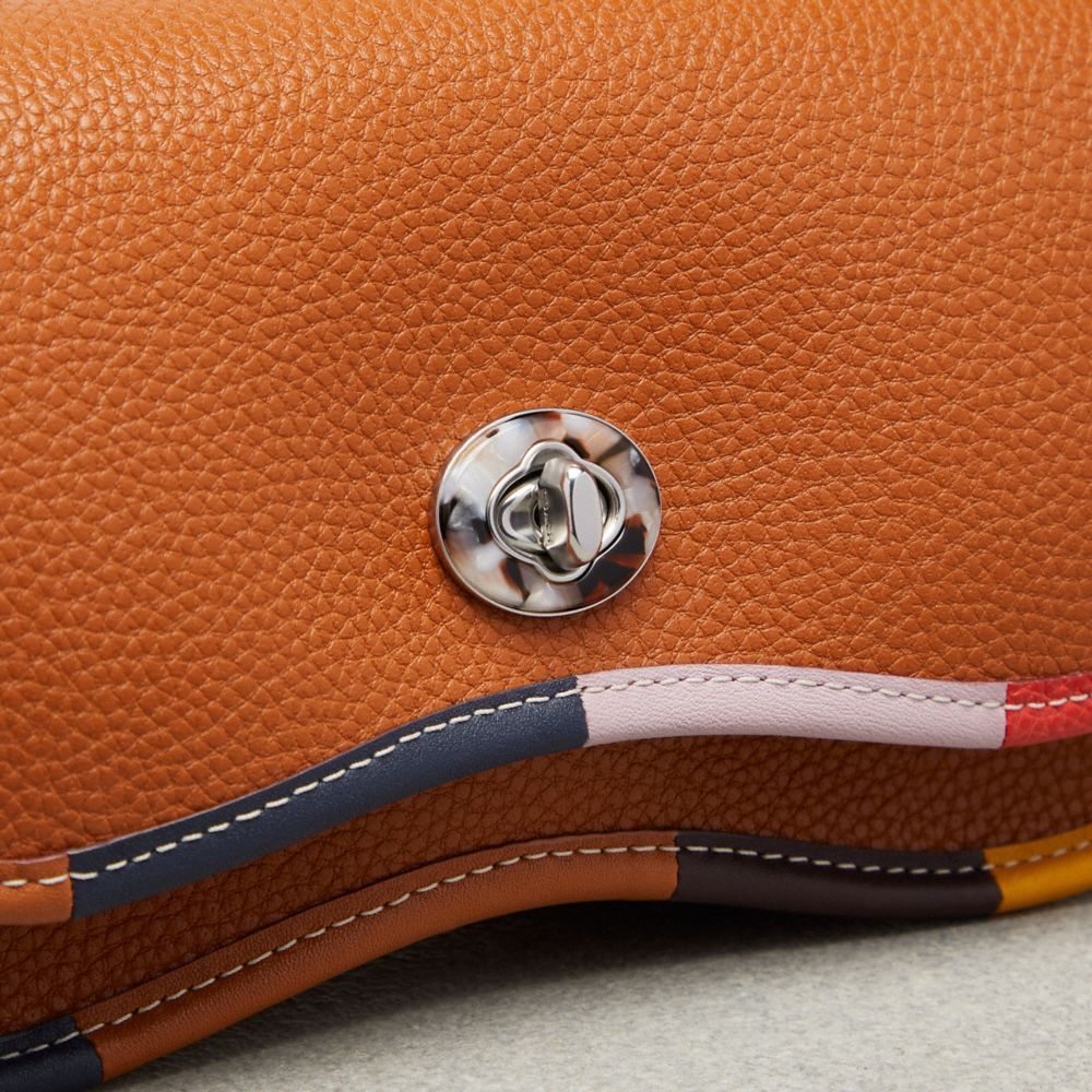 COACH®,ウェイビー ディンキー バッグ・Coachtopiaレザー・カラフル バインディング,バッグ,ﾊﾞｰﾆｯｼｭﾄﾞ ｱﾝﾊﾞｰ ﾏﾙﾁｶﾗｰ