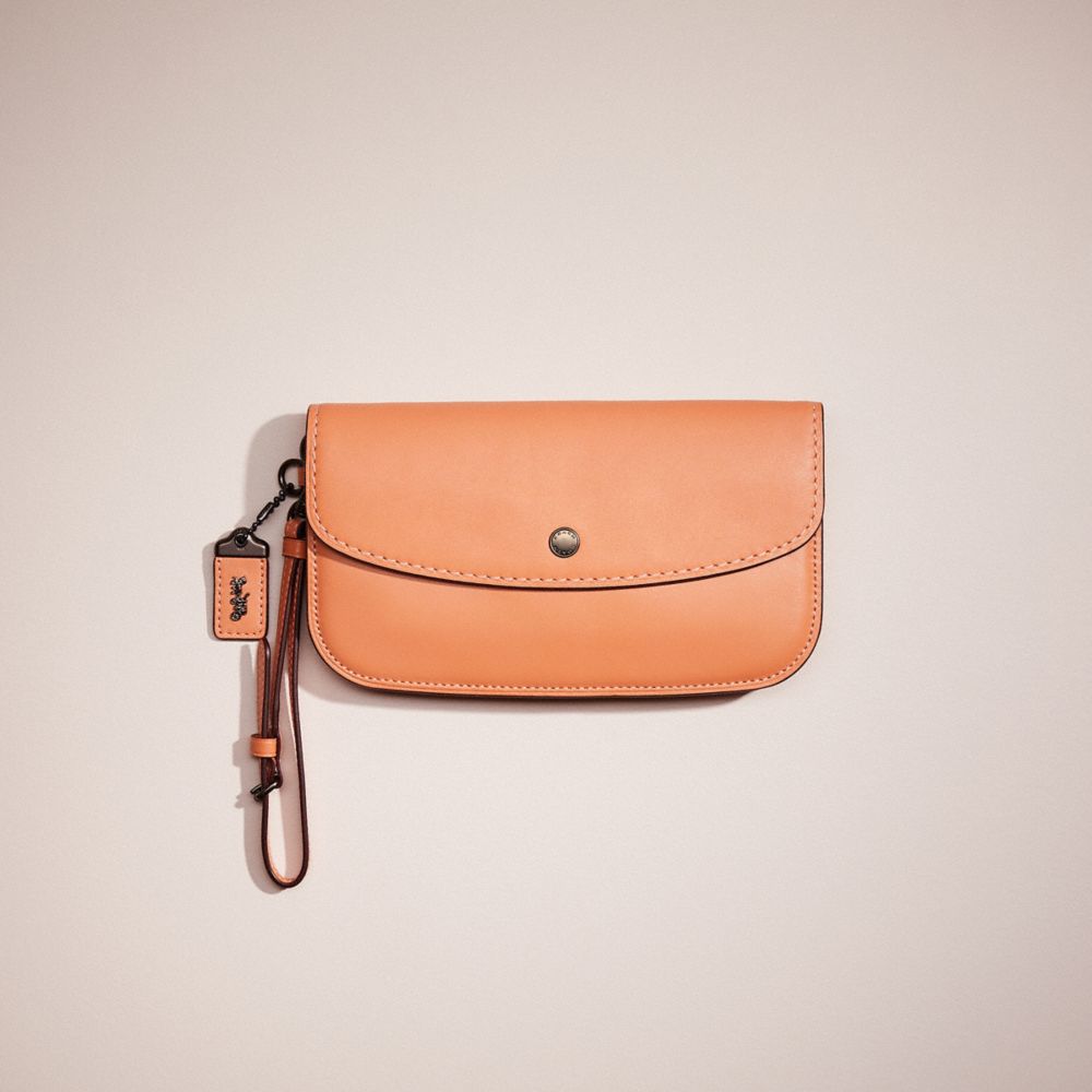 Coach glovetanned clutch sale