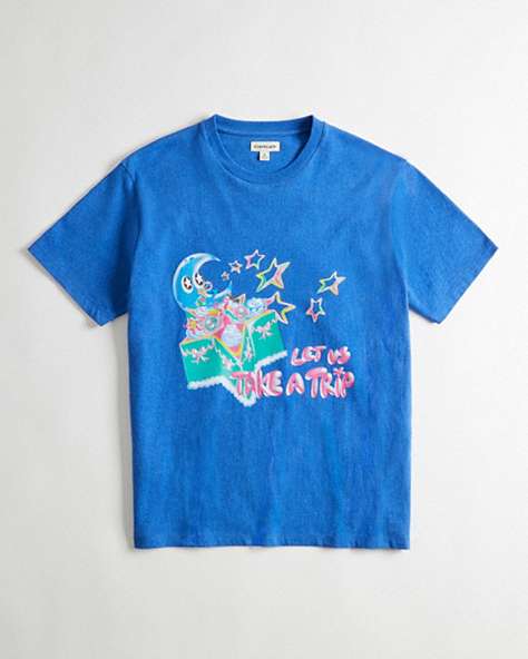 COACH®,T-shirt décontracté 95 % coton recyclé : Partons en voyage,95 % coton recyclé,Bleu multi,Front View