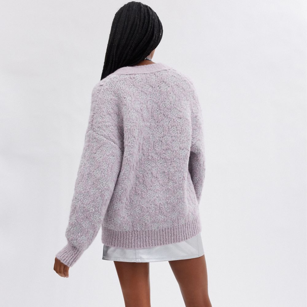 COACH®,CARDIGAN EXCLUSIF EFFET MÉTALLISÉ,Lavande,Scale View