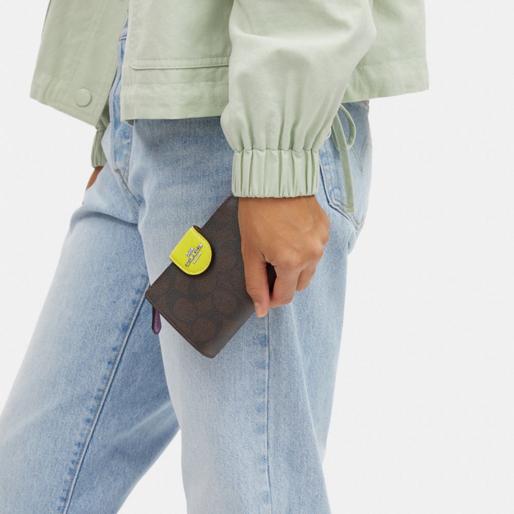 新品 COACHシグネチャーキャンパス・カラーブロックインテリア CL474 - メルカリ