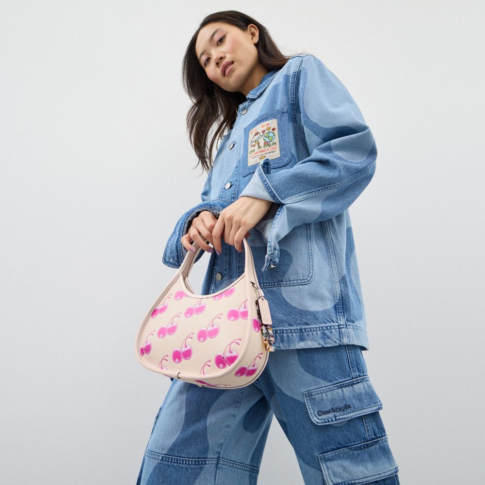 COACH®,Sac Ergo en cuir Coachtopia avec imprimé en forme de cerises,Cuir Coachtopia,Impression cerise,Nuage/Rose multi,Detail View