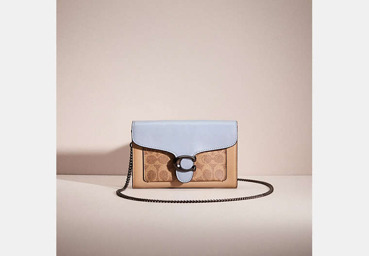 COACH®,RESTORED TABBY CHAIN CLUTCH IN COLORBLOCK SIGNATURE CANVAS,Pebble Leather,Large,Pewter/Tan Twilight Multi,Front View