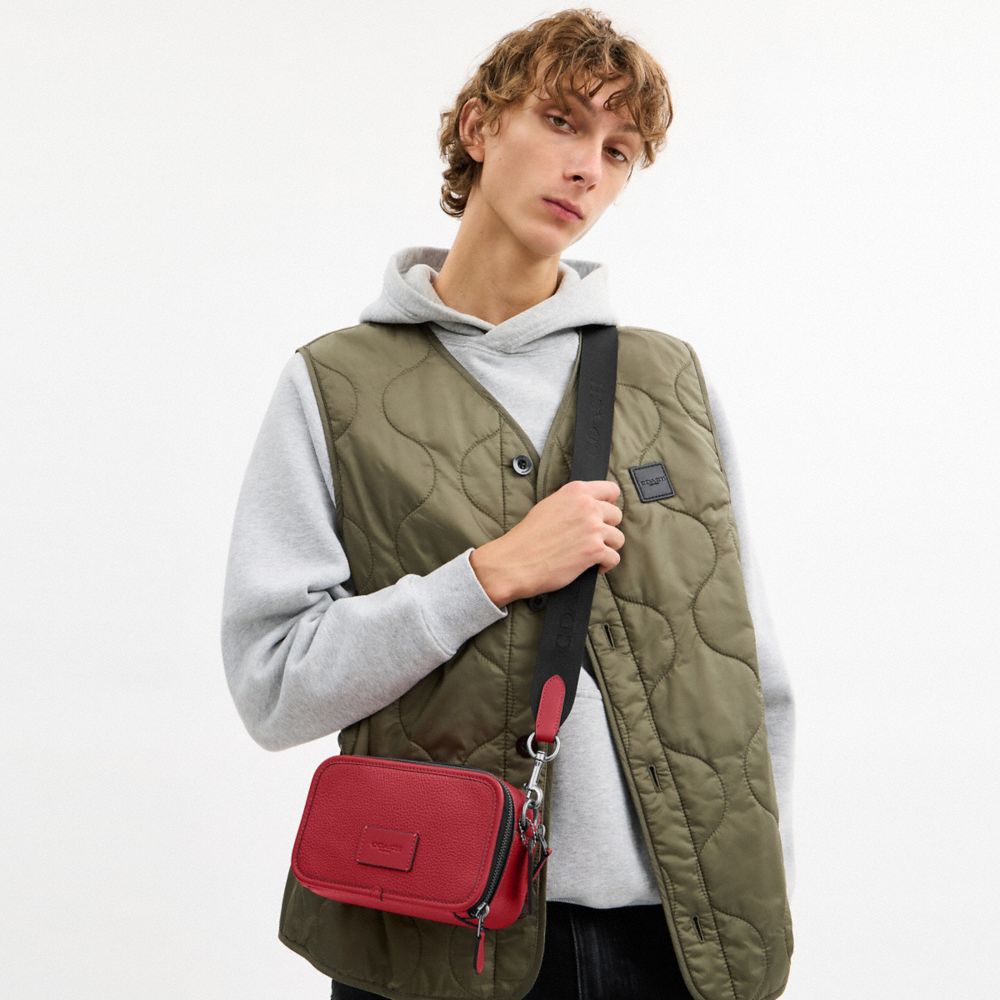 COACH®,WYATT CROSSBODY,Cuir galet,Argenté/Rouge,Detail View