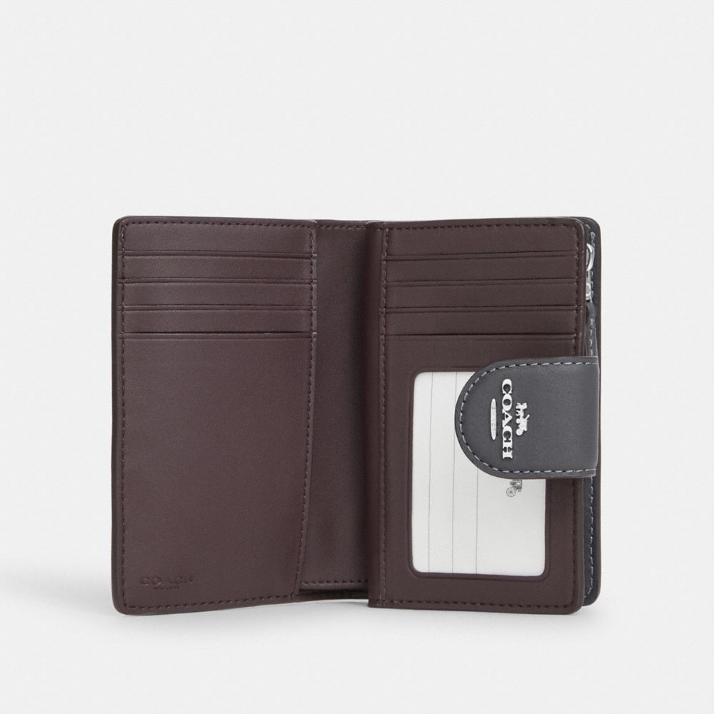 COACH®,ミディアム コーナー ジップ ウォレット・シグネチャー,ミニ財布(二つ折り&三つ折り),ｼﾙﾊﾞｰ/ｲﾝﾀﾞｽﾄﾘｱﾙ ｸﾞﾚｰ