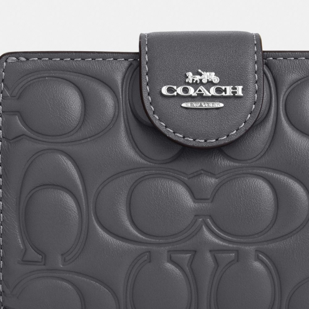 COACH®,ミディアム コーナー ジップ ウォレット・シグネチャー,ミニ財布(二つ折り&三つ折り),ｼﾙﾊﾞｰ/ｲﾝﾀﾞｽﾄﾘｱﾙ ｸﾞﾚｰ