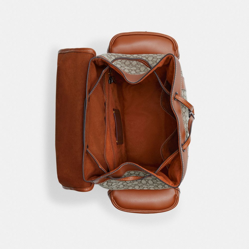 COACH®,SAC À DOS HITCH EN JACQUARD MICRO SIGNATURE,Tissu jacquard exclusif,Cacao/Ambre poli,Inside View,Top View