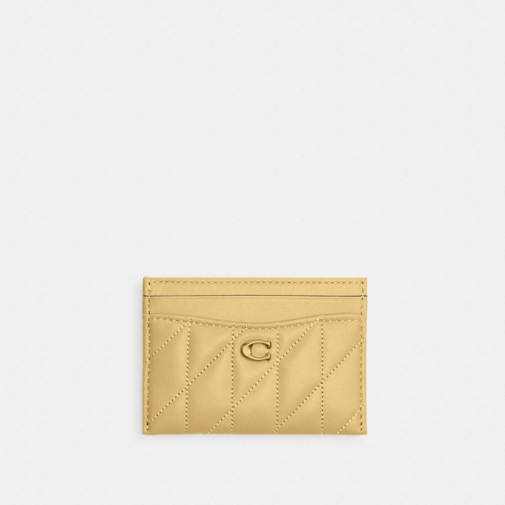 COACH®,PORTE-CARTES ESSENTIEL AVEC MATELASSAGE PILLOW,Cuir lisse,Laiton/Vanille,Front View