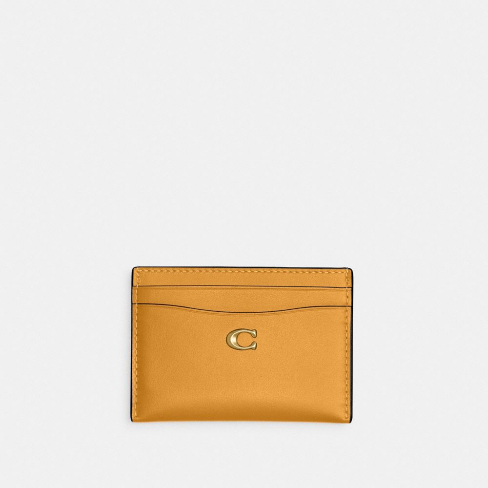 COACH®,ESSENTIAL CARD CASE,Cuir de veau raffiné,Laiton/Jaune moutarde,Front View