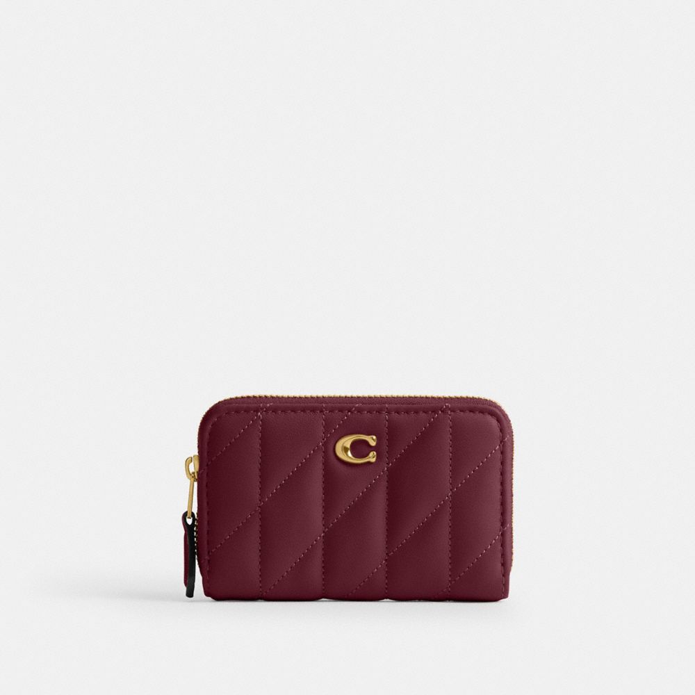COACH®,Étui à Cartes Zippé Essentiel Petit Avec Matelassage Coussin,smooth_leather,Laiton/Cerise foncée,Front View