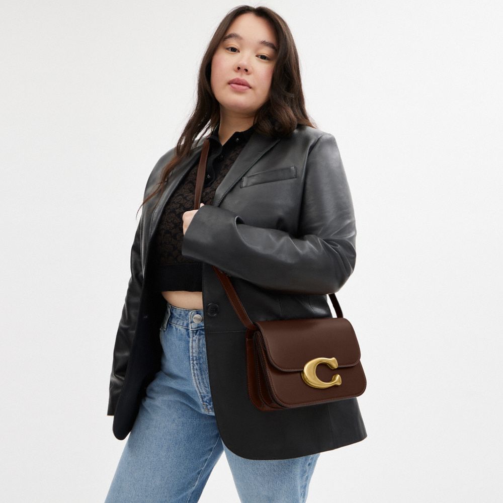 COACH®,Idol Bag,Calfskin Leather,Lining Leather,Shoulder Bag,Logo,Metal,Pen Holder,Gold Metal,Day Party,
