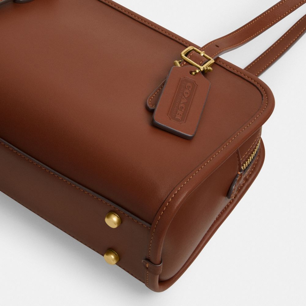 COACH®,Swing Zip Bag,Leather,Shoulder Bag,Logo,Work,Brown,Outsole View