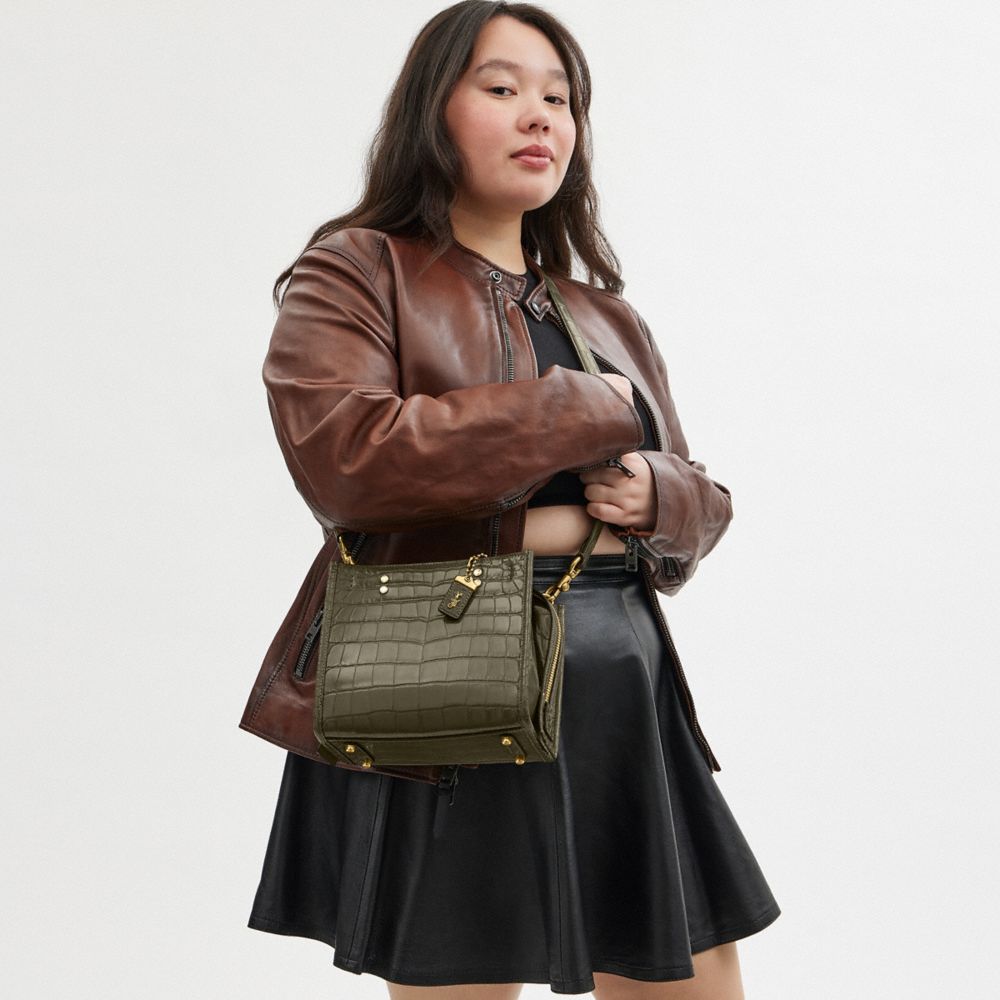 Coach Rogue 20 In Alligator In Brass/olive