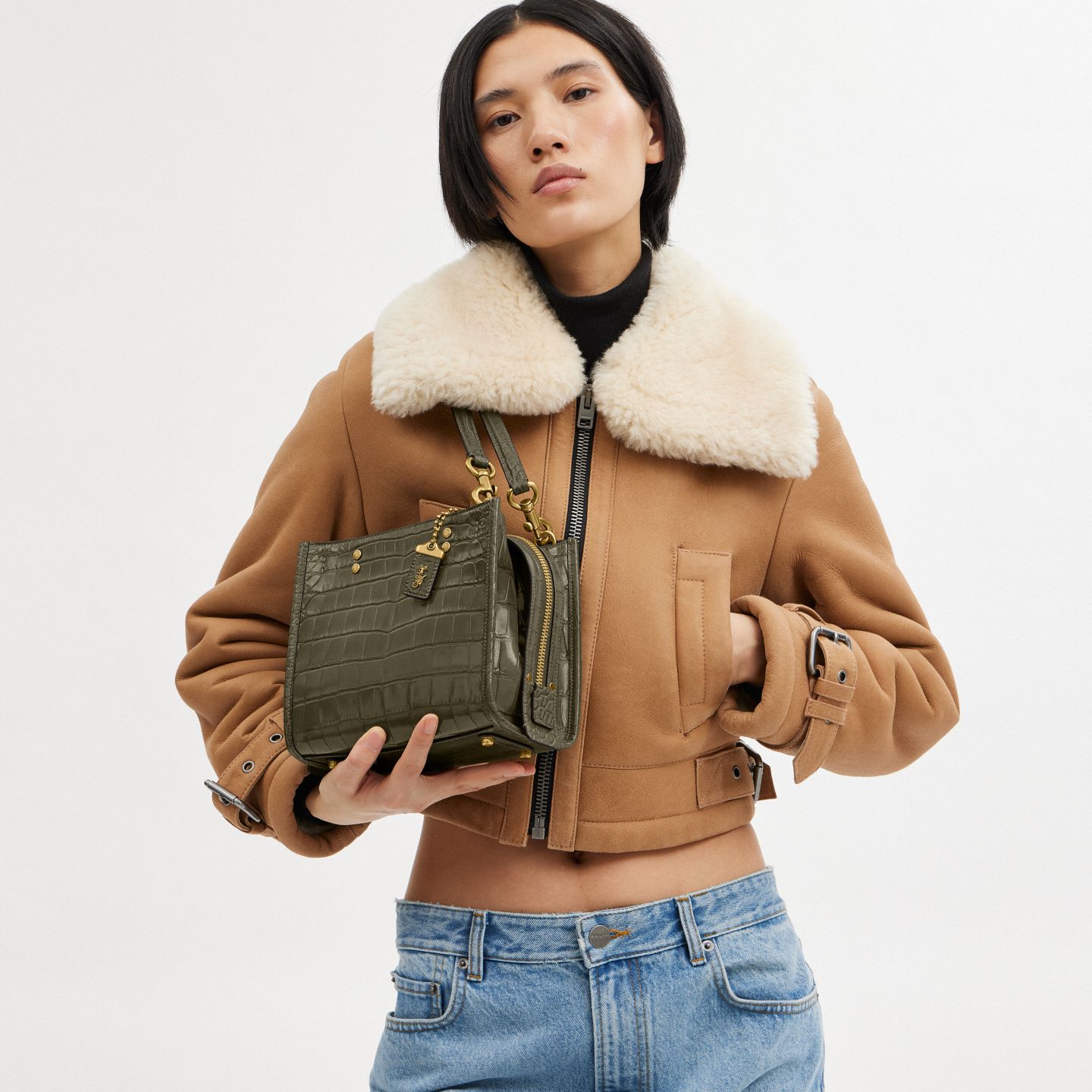 Женская сумка Coach Rogue 20 In Alligator, цвет: Латунный / Оливковый — фото 5