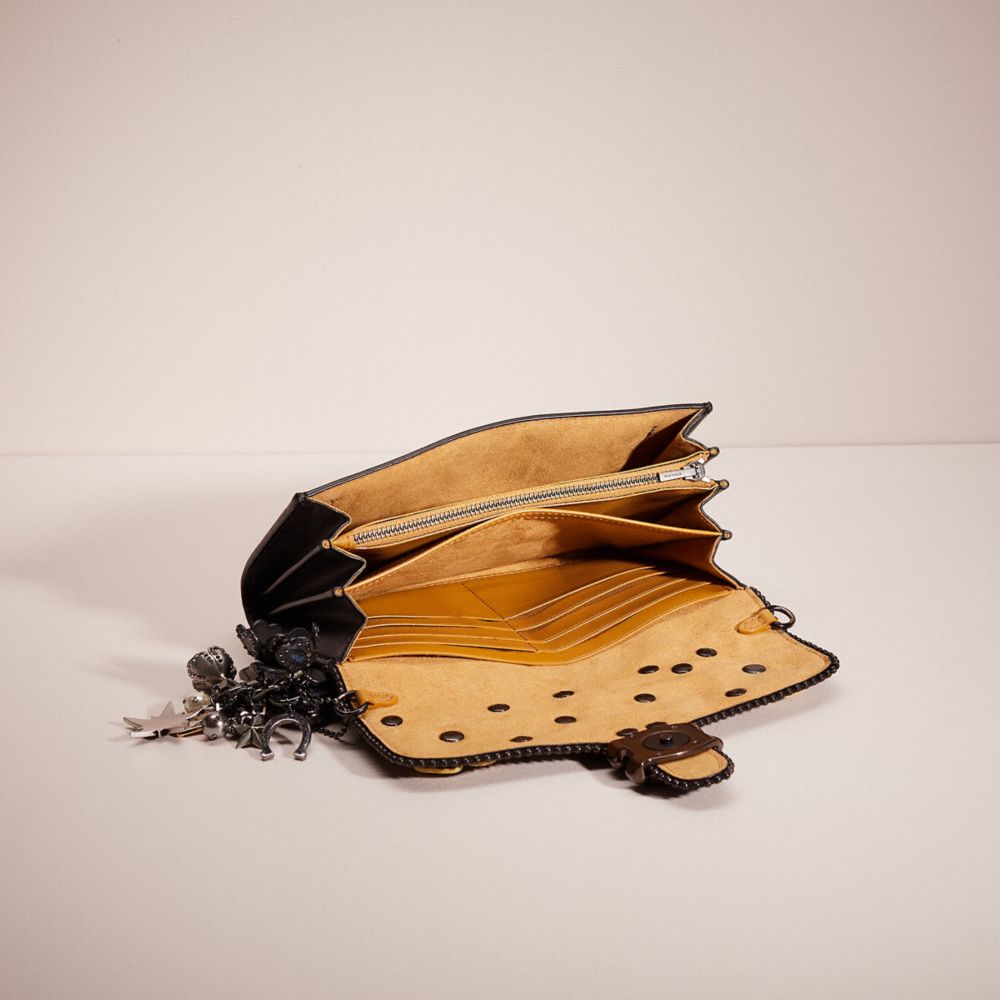 Upcrafted Tabby Chain Clutch With Beadchain