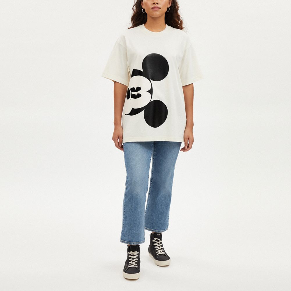 COACH®,T-SHIRT MICKEY MOUSE PATINEUR DISNEY X COACH,Autre,Crème,Scale View