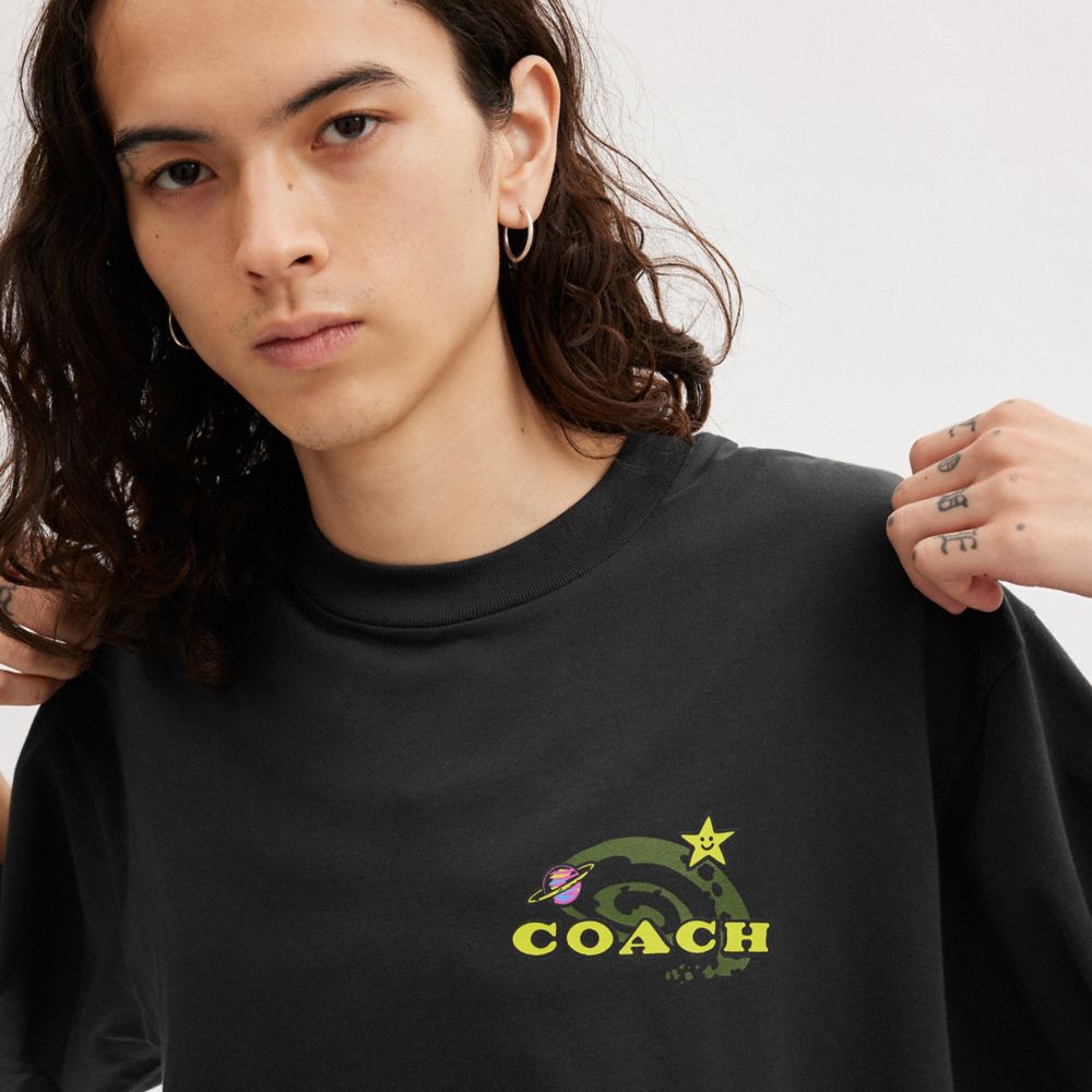 公式】COACH – コーチ | 【コズミック】 コーチ Tシャツ | トップス＆T ...