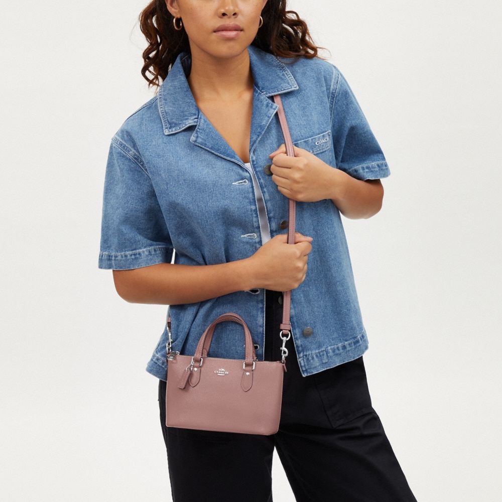 COACH®,Cuir Cross-grain,Argent/Rose Poussiéreux,Detail View