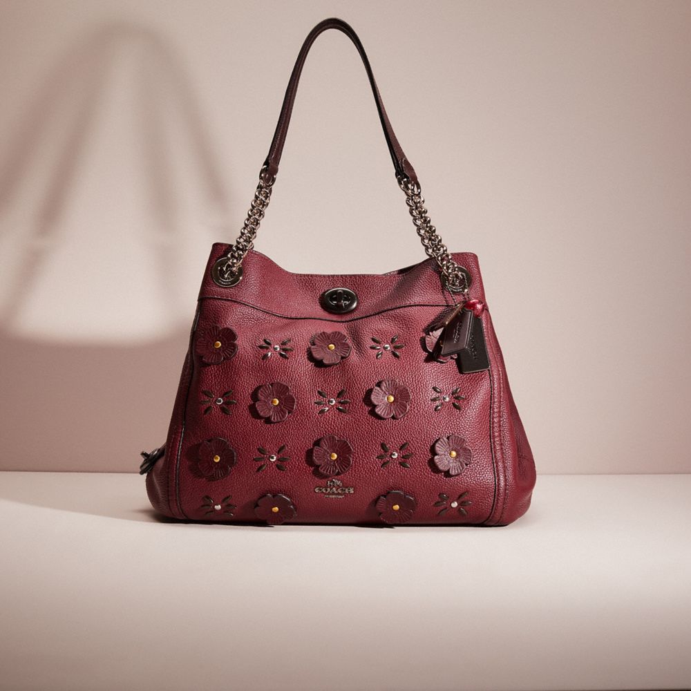 Coach turnlock edie shoulder bag in pebble leather hotsell