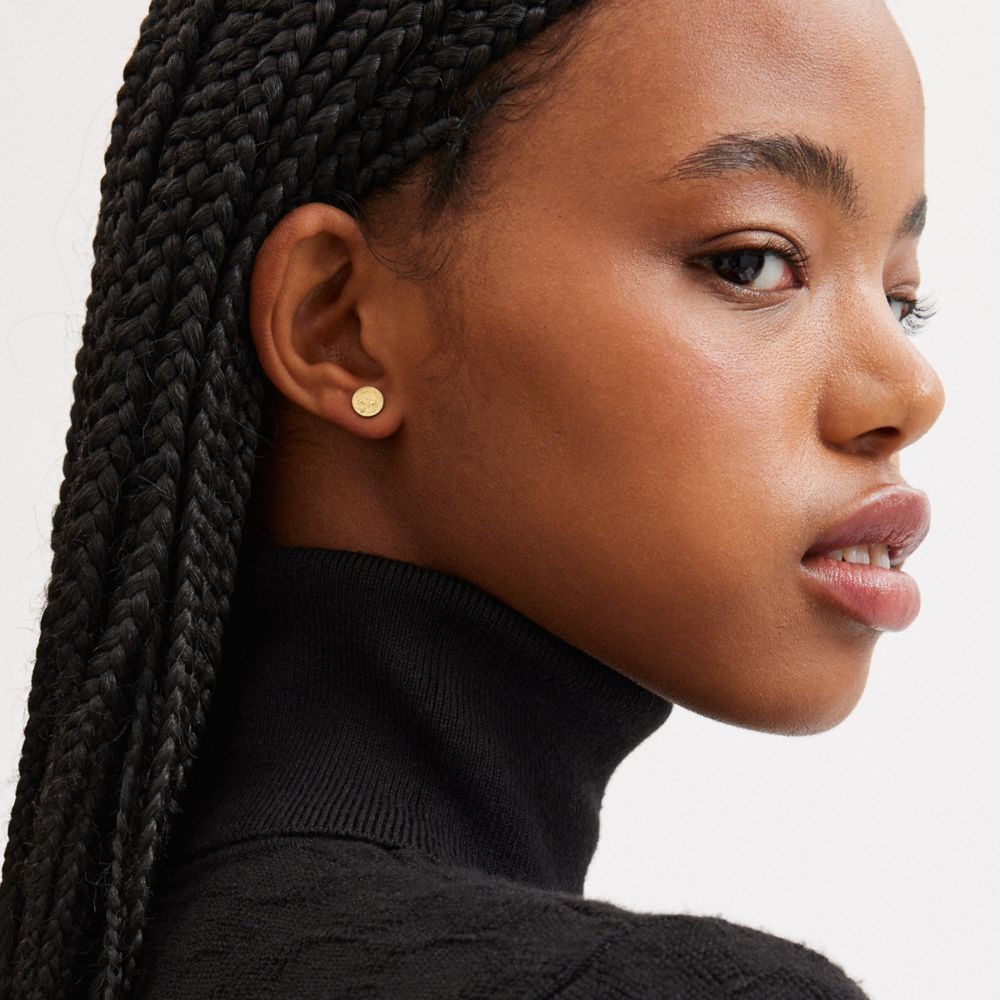 COACH®,14 K Gold Coin Single Stud Earring,Single,Studs,Diamond,Gem Embellishment,Engraving,Lettering Word,Disc,14 Kt Gold,...,,Detail View