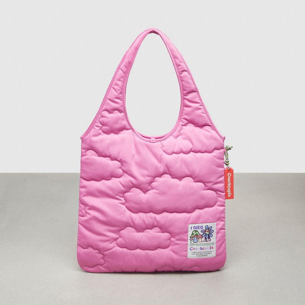 COACH®,Fourre-tout matelassé en nuage Coachtopia Loop,Polyester recyclé,Coachtopia Loop,Magenta vif,Front View