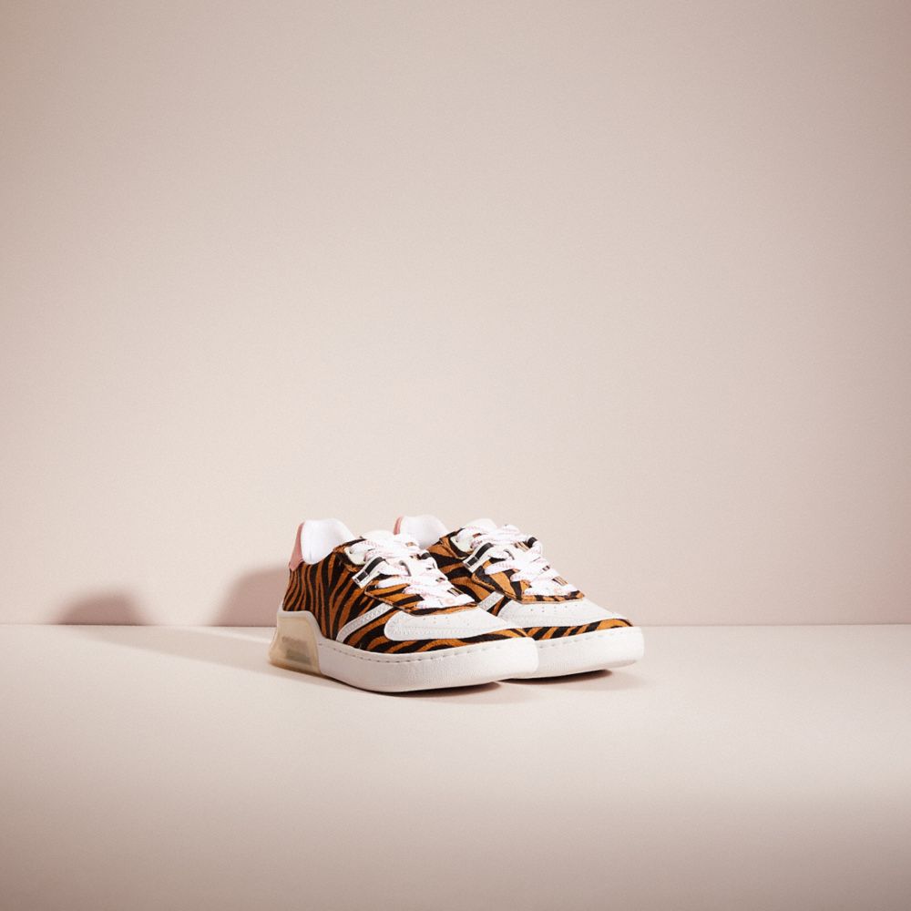 COACH®,Cuir de veau velours,Zèbre/Rose Bonbon,Angle View