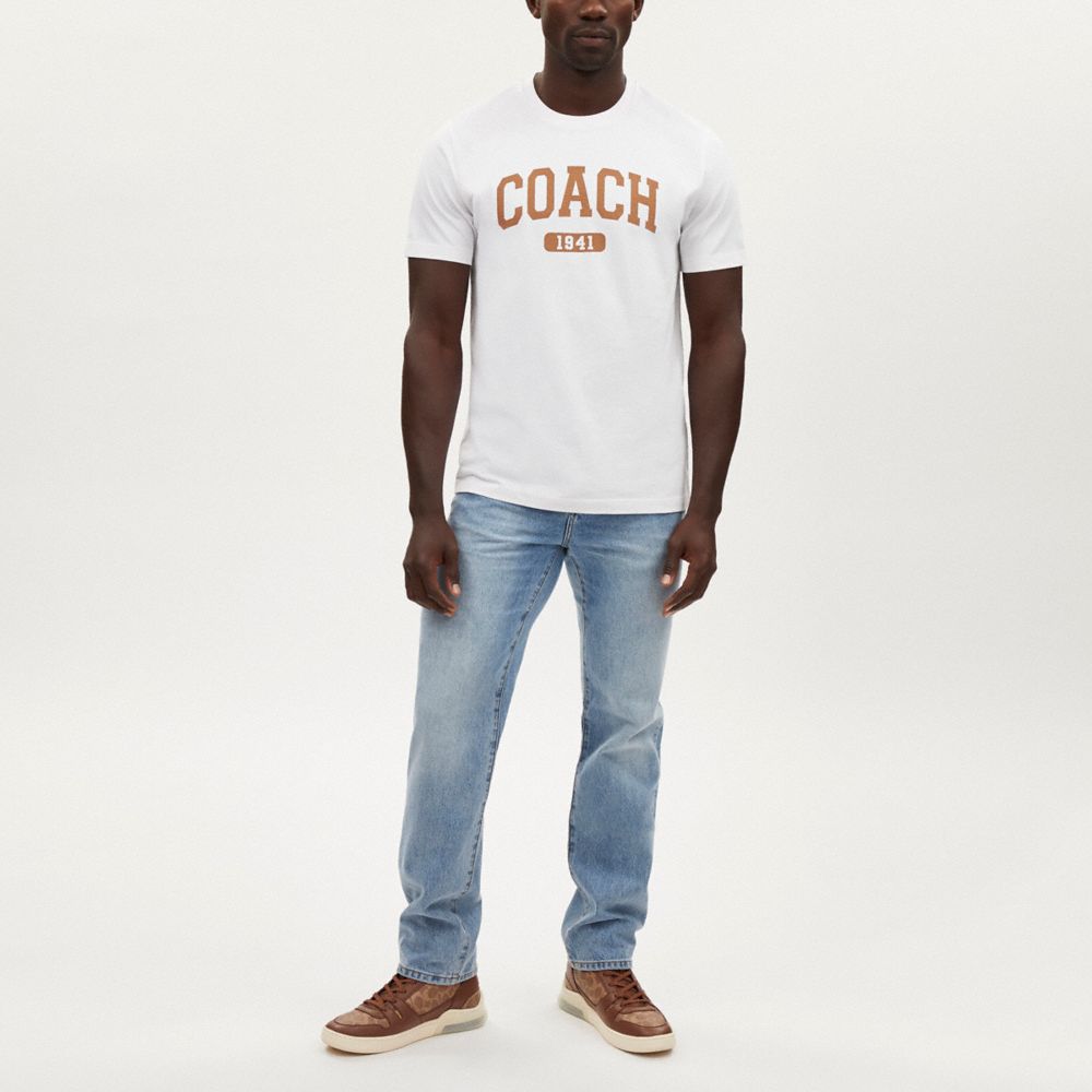 COACH®,T-SHIRT VARSITY EN COTON BIOLOGIQUE,coton,Ivoire,Scale View