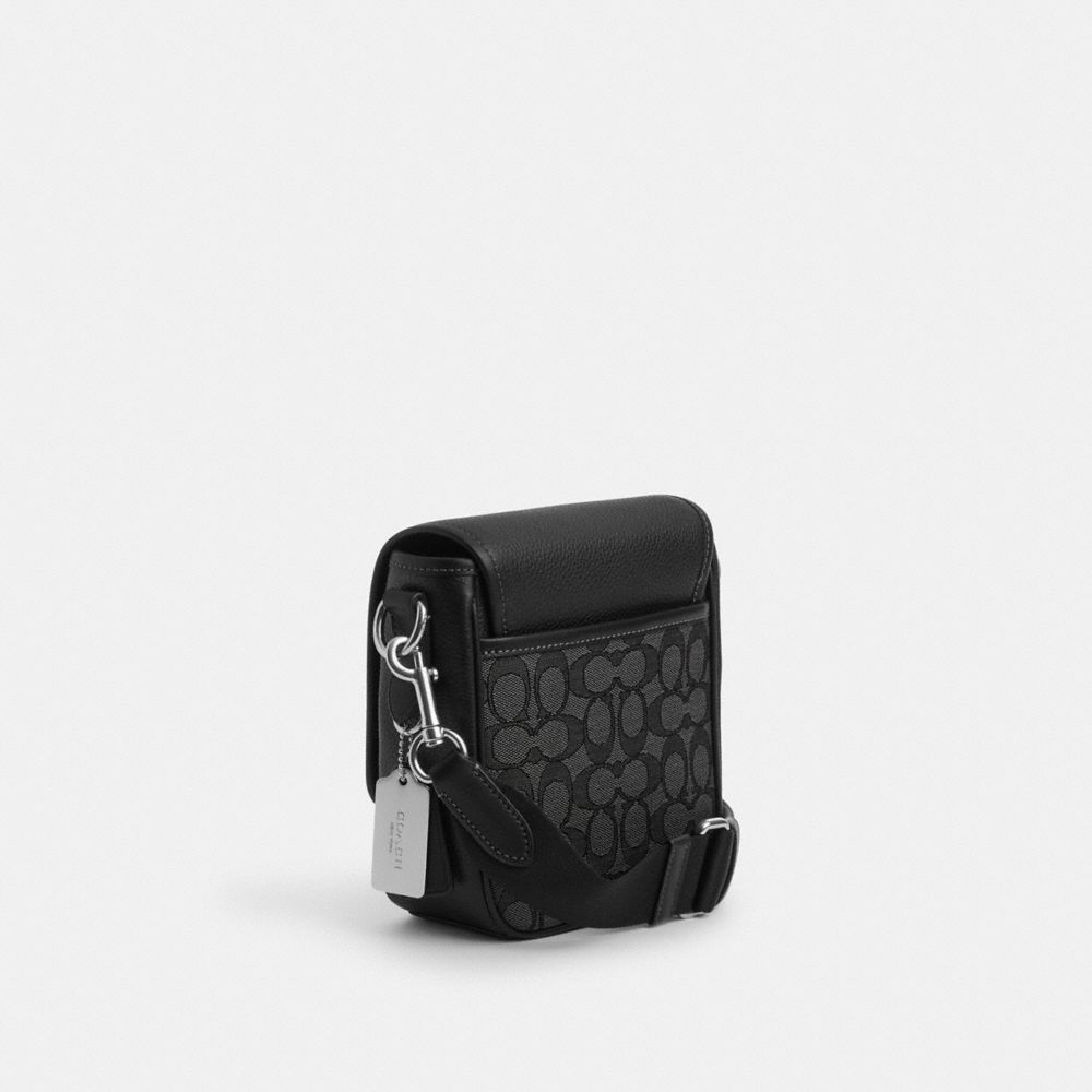 COACH®,PORTÉ-CROISÉ LUCAS EN JACQUARD SIGNATURE,pvc,Argenté/Anthracite/Noir,Angle View