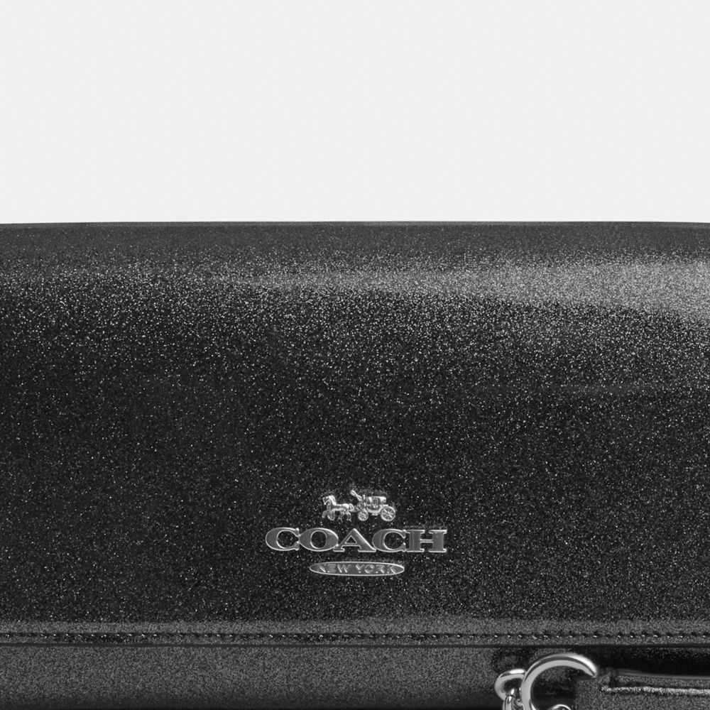 COACH®,PORTÉ-CROISÉ À RABAT,Argent/Bronze industriel