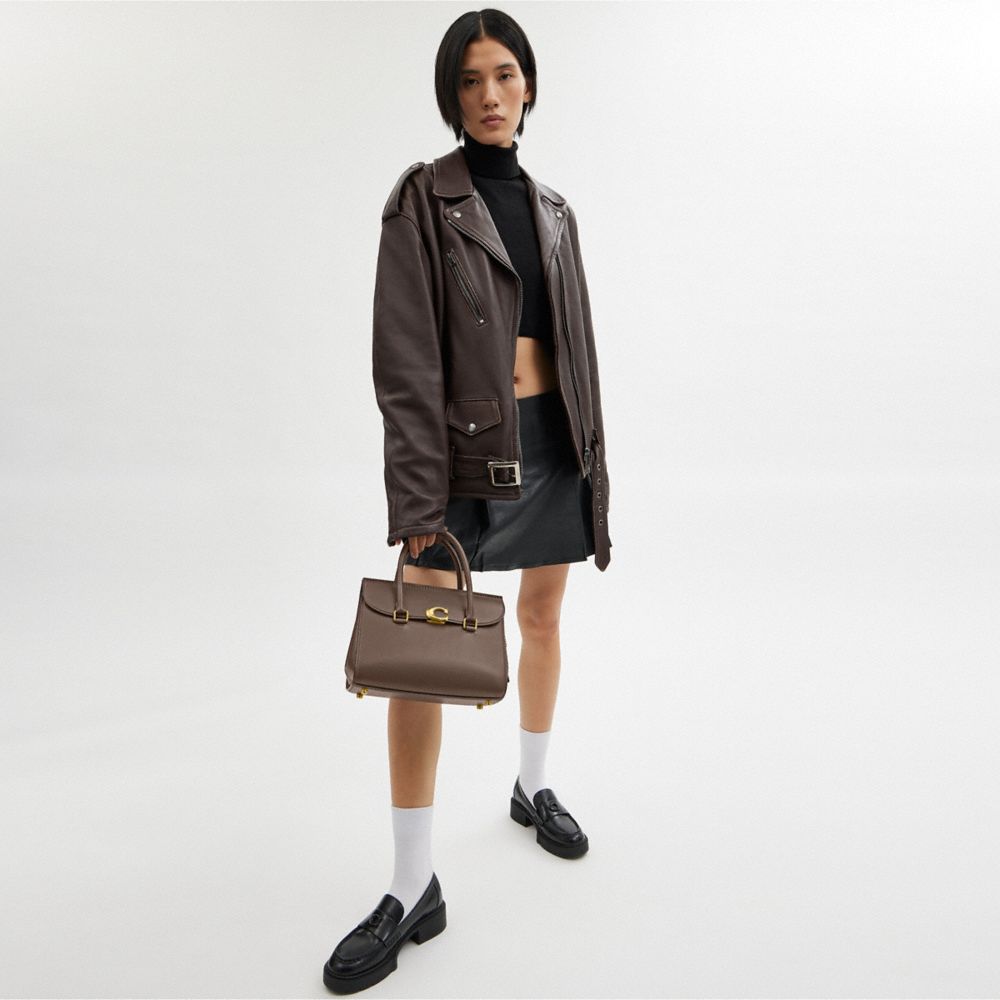 COACH®,FOURRE-TOUT BROOME,Cuir de veau raffiné luxueux,Laiton/Pierre sombre,Detail View