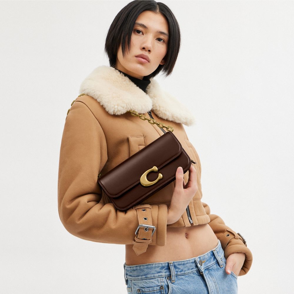 COACH®,Idol Bag 23,Leather,Shoulder Bag,Logo,Metal,Gold Metal,Day Party,,Detail View