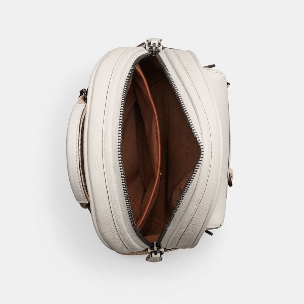 COACHバックパック　キュートなハチのデザイン COACHバックパック キュートなハチのデザイン COACHバックパック