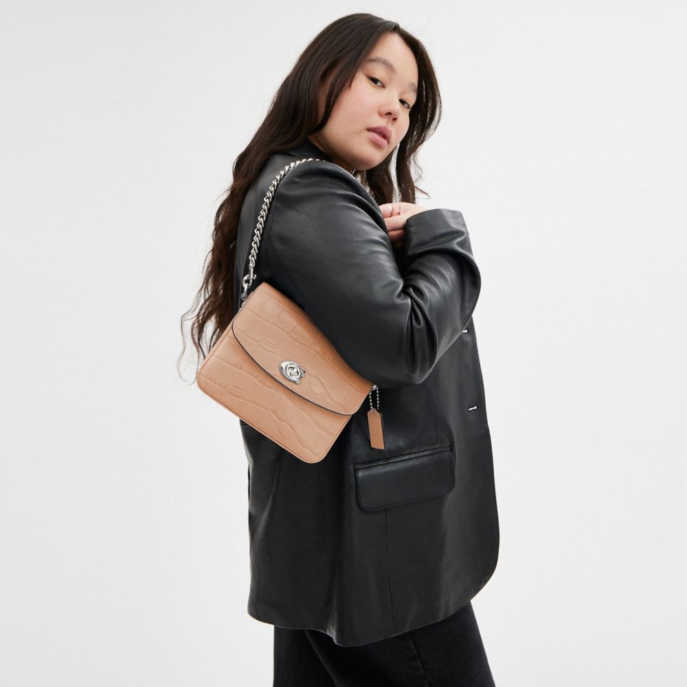 COACH®,Cassie Crossbody Bag 19,Leather,Crossbody,Logo,Metal,Embossed,Day Party,Beige,Detail View