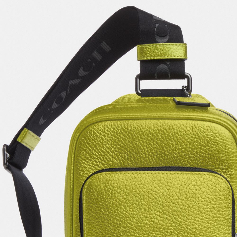 COACH®,SAC DE PISTE 14,Qb/Citrine métallique