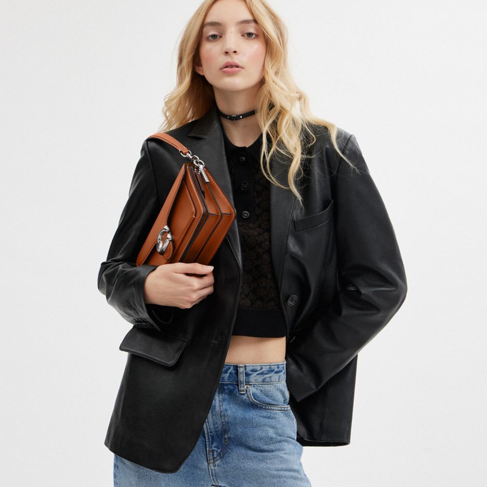 COACH®,PORTÉ-ÉPAULE TABBY 26,Cuir tanné à gant,Argent/Ambre polie,Detail View