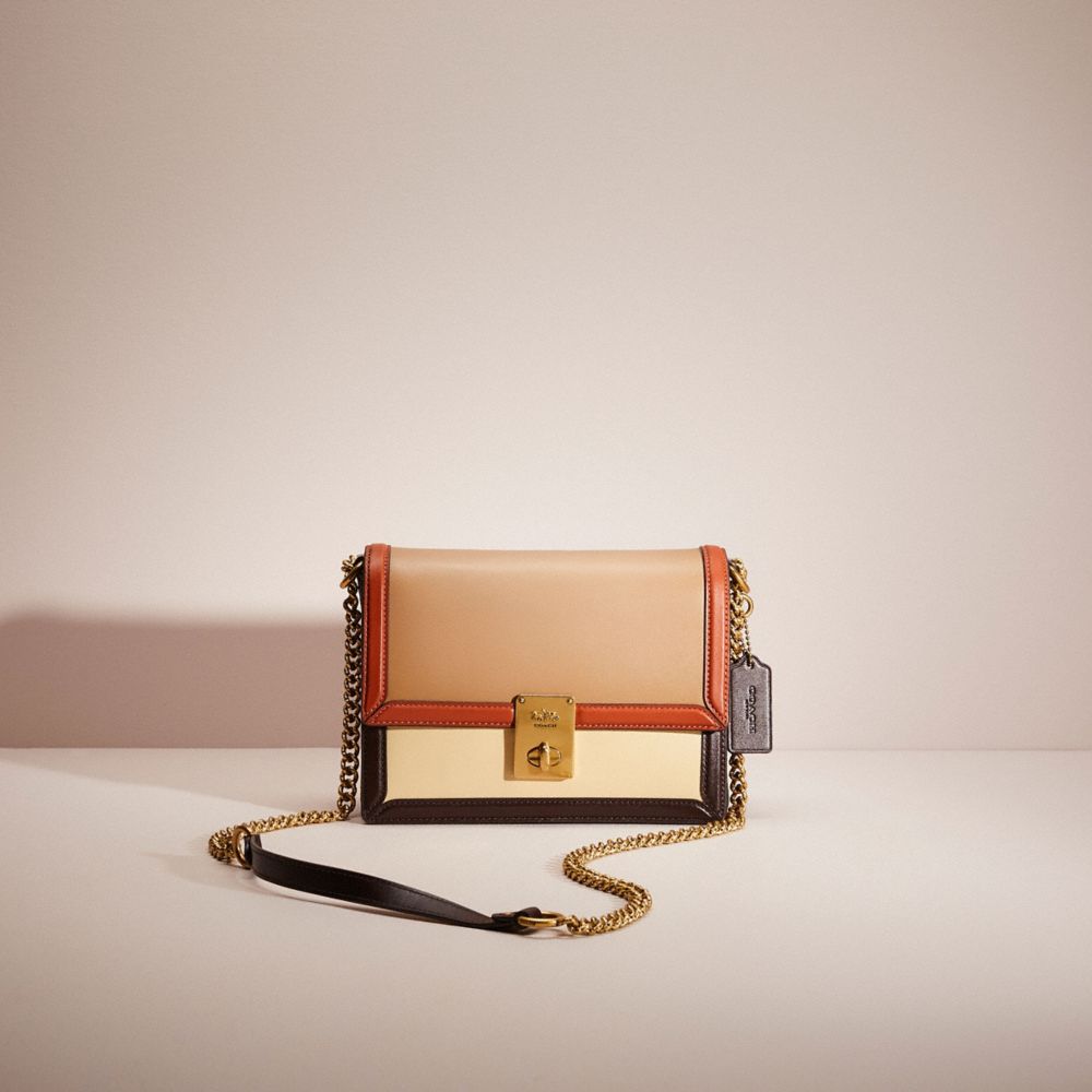 COACH®,Cuir de veau raffiné,Laiton/Taupe Gingembre Multi,Front View