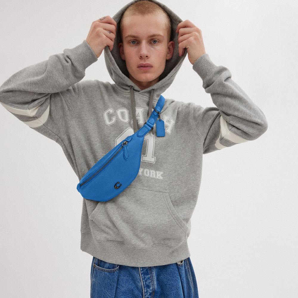COACH®,SAC DE CEINTURE CHARTER 7,Cuir galet poli,Bleuet,Detail View