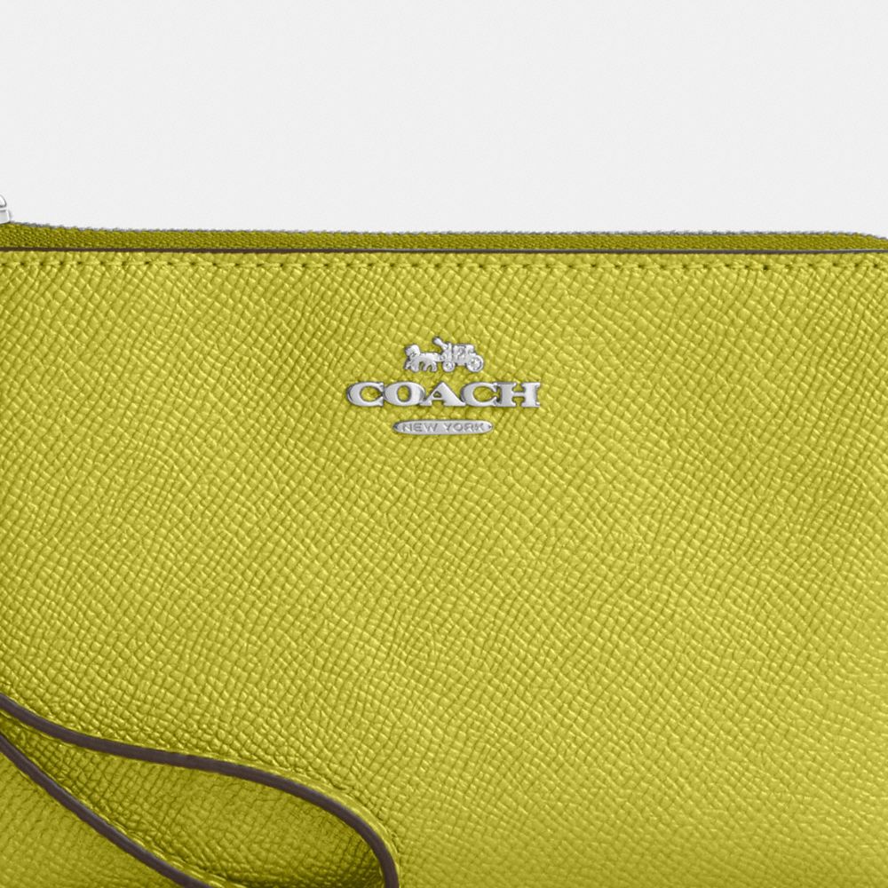 COACH®,POCHETTE À DRAGONNE AVEC FERMETURE ÉCLAIR D'ANGLE,Cuir Cross-grain,Argent/Citrine métallique