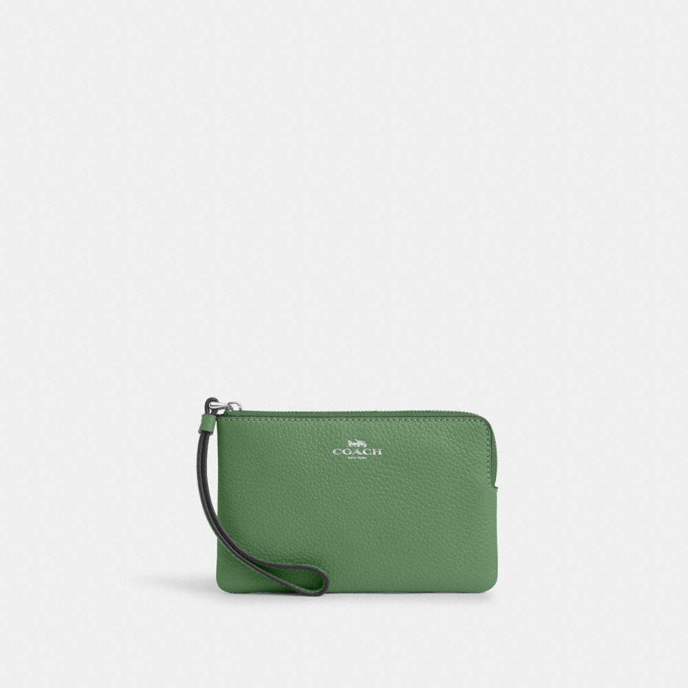 COACH®,WRISTLET À ZIP EN COIN,Cuir maroquiné,Argent/Vert doux,Front View