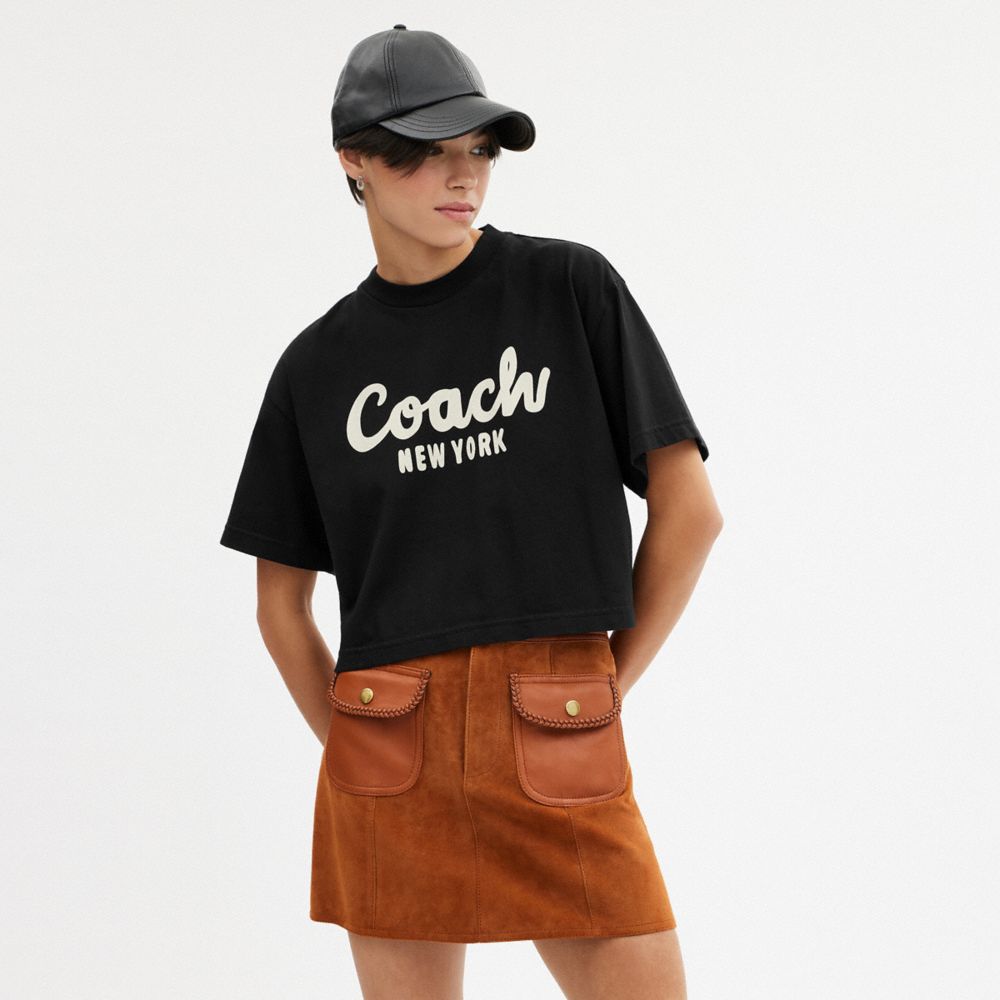 COACH®,カーシヴ シグネチャー クロップド Tシャツ,トップス＆Tシャツ,ﾌﾞﾗｯｸ