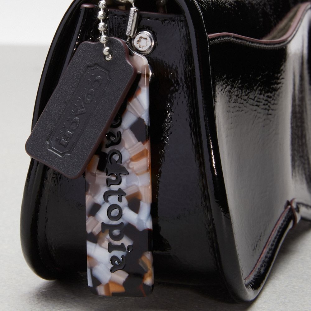 COACH®,Wavy Dinky Bag In Crinkle Patent Coachtopia Leather,Shoulder Bag,Logo,Chain Detail,Adjustable,Day Party,Black,Group View
