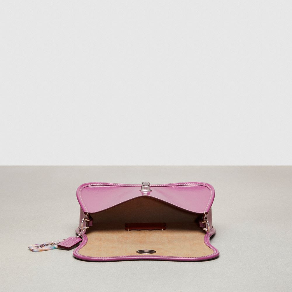 COACH®,Wavy Dinky Bag In Crinkle Patent Coachtopia Leather,Shoulder Bag,Logo,Chain Detail,Adjustable,Day Party,Fuchsia,Inside View,Top View