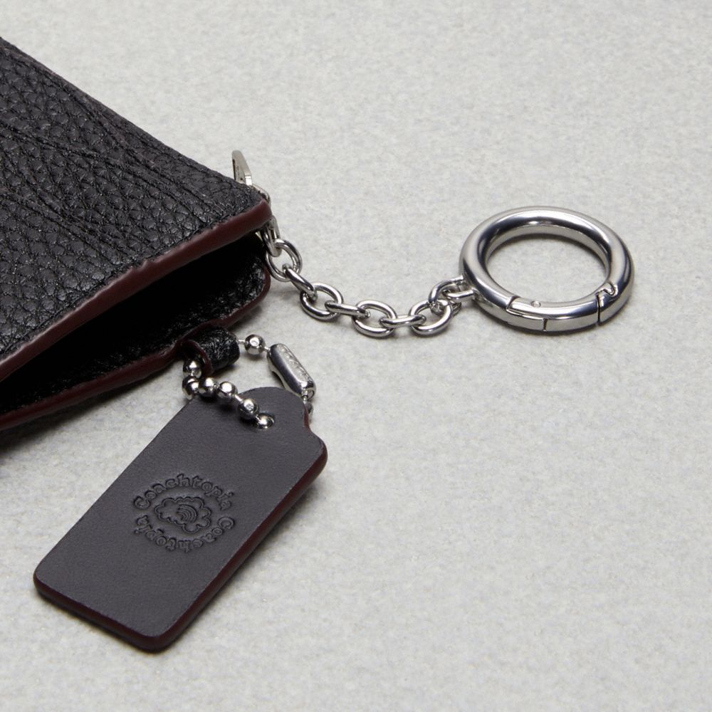 COACH®,Étui-cartes zippé et à motif ondulé avec porte-clés en cuir Coachtopia,Cuir Coachtopia,Noir,Group View