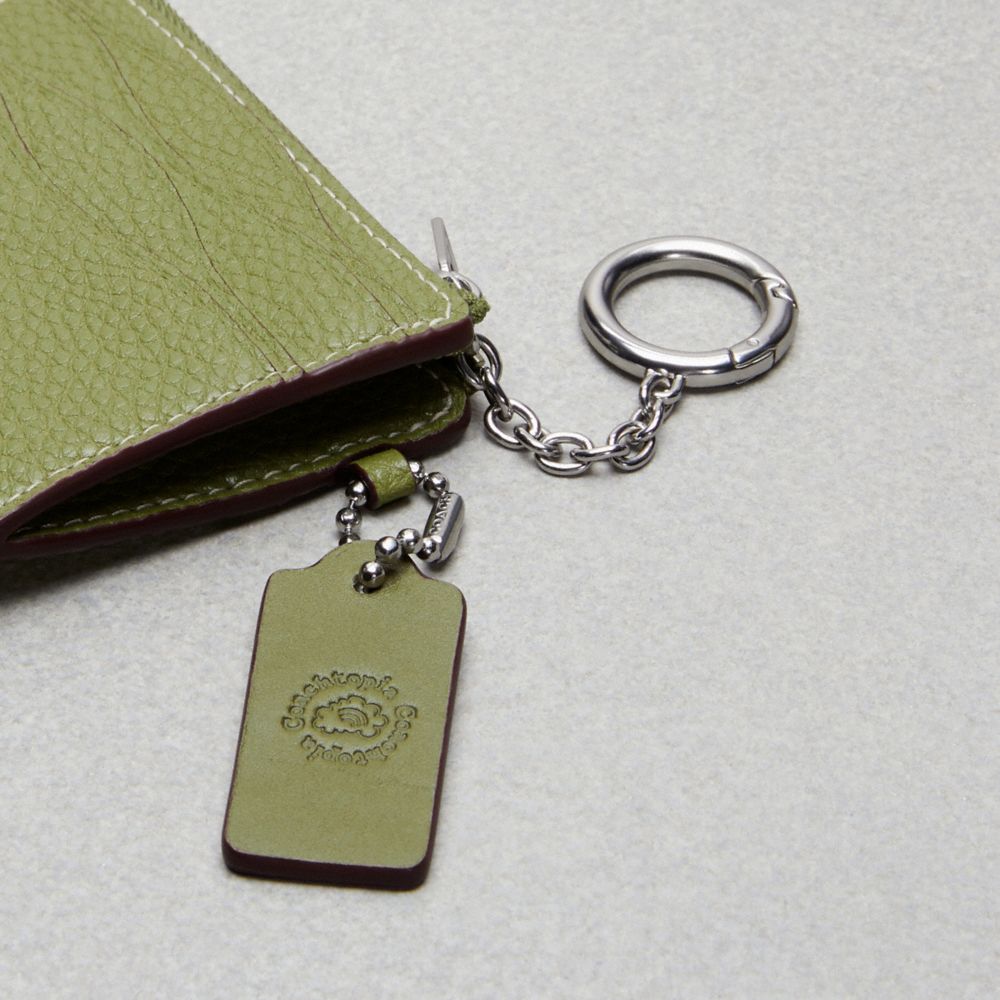 COACH®,Étui-cartes zippé et à motif ondulé avec porte-clés en cuir Coachtopia,Cuir Coachtopia,Vert olive