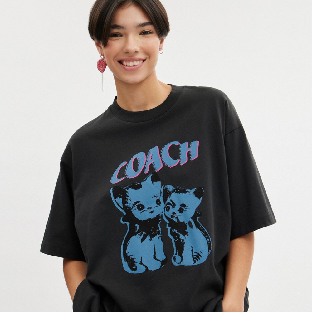 【LIL NAS X DROP BY COACH】キャット リラックスド Tシャツ