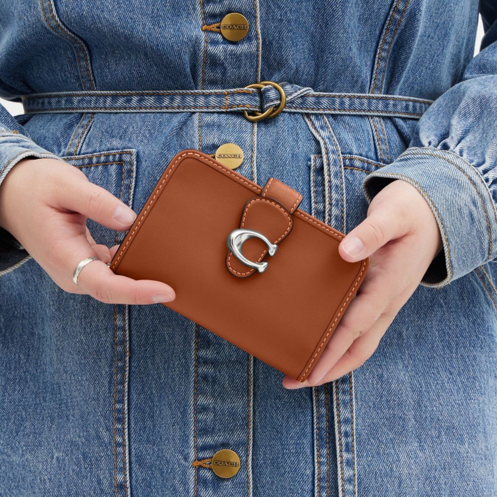 COACH®,TABBY MEDIUM WALLET,Glovetanned Leather,Mini,Silver/Burnished Amber,Detail View